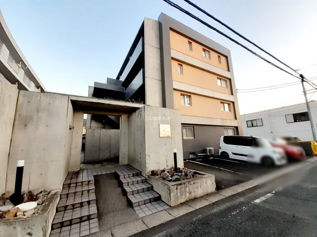 豊橋市橋良町のマンションの建物外観