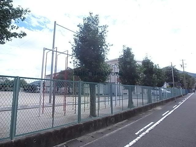 小学校　岐阜市立長良東小学校（小学校）まで916m