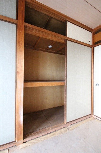 収納　写真は別号室のものです。