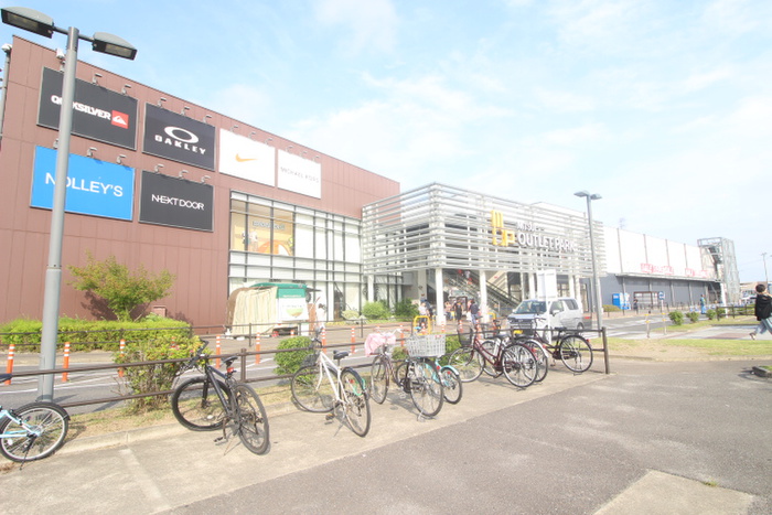 ショッピングセンター　三井アウトレットパーク仙台港（ショッピングセンター）まで976m