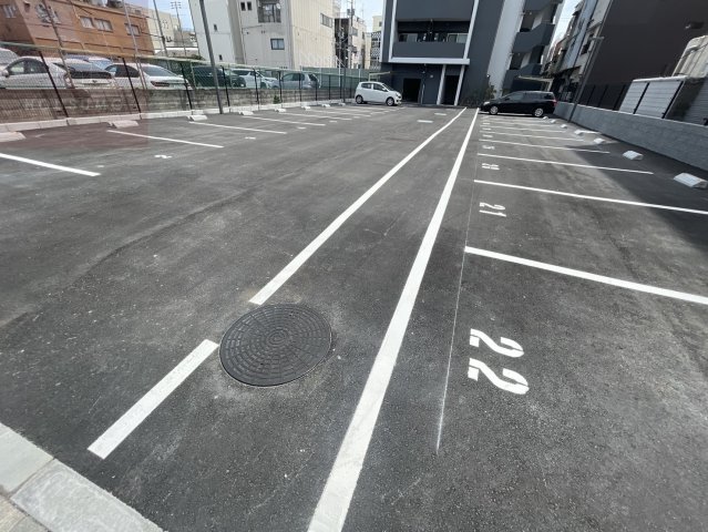 【大阪市東成区深江南のマンションの駐車場】