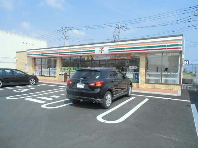 コンビニ　セブンイレブン（コンビニ）まで619m