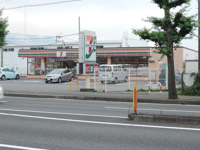 コンビニ　セブンイレブン（コンビニ）まで586m