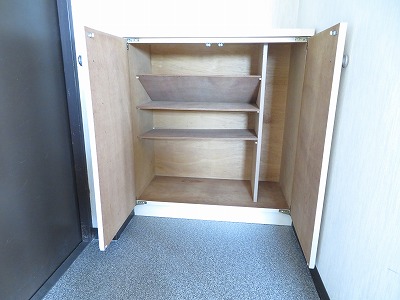 玄関　下駄箱