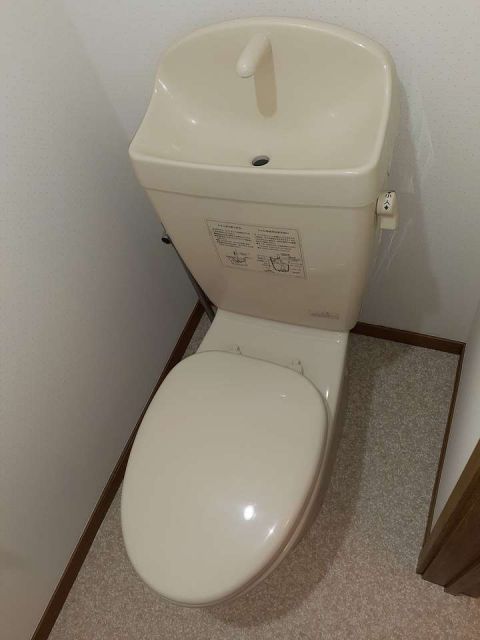 【メゾン・フォレストＡ棟のトイレ】