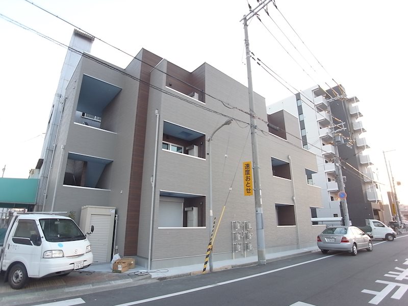 神戸市兵庫区御崎本町のアパートの建物外観