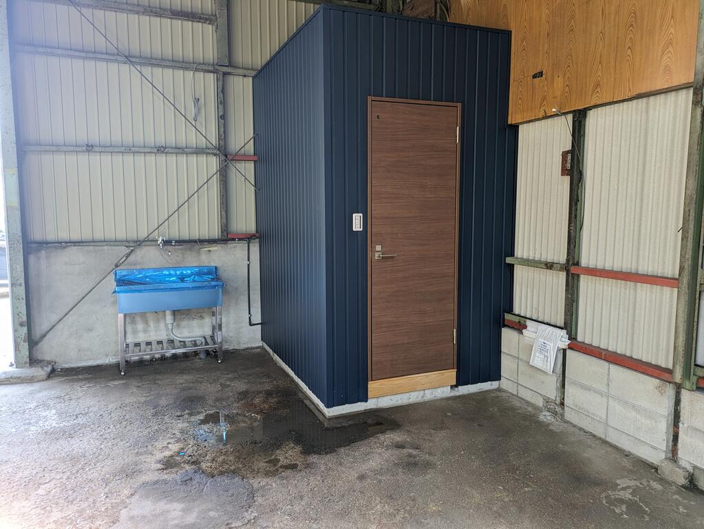 南区元鳴尾町 貸工場のトイレ写真