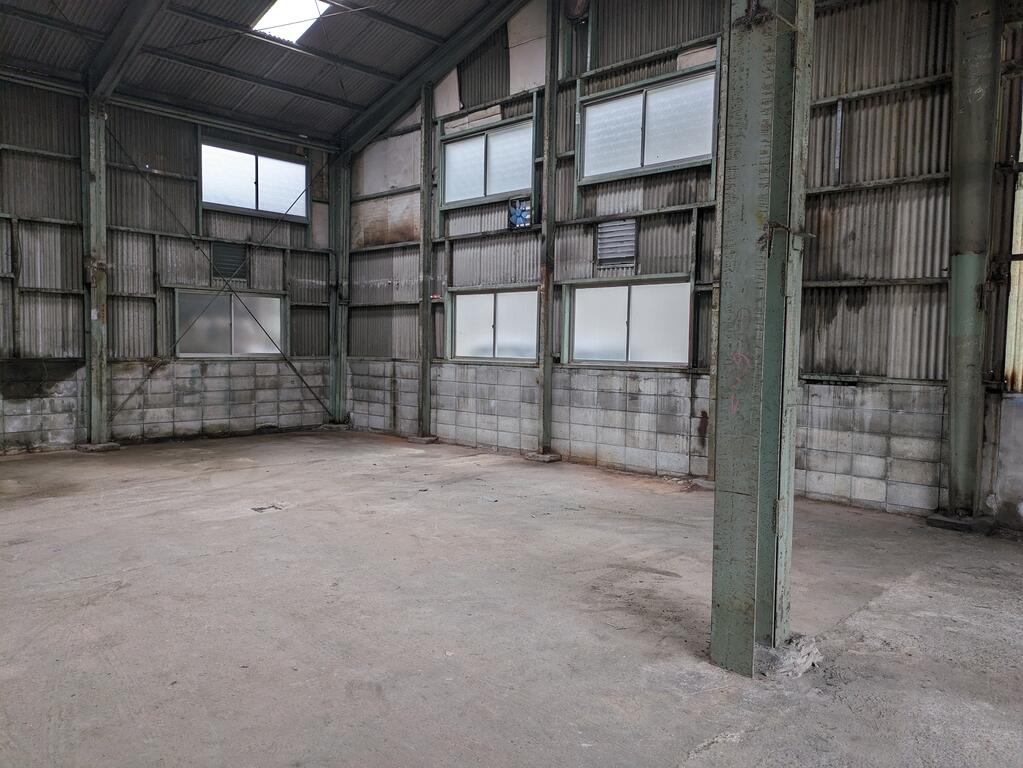 南区元鳴尾町 貸工場の居間写真