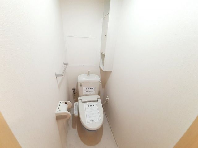 【オ－ブアビタシオンIII番館のトイレ】