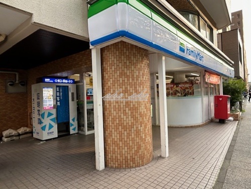 コンビニ　ファミリーマート 阪東橋東口店（コンビニ）まで108m