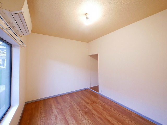 居室・リビング　明るい洋室です