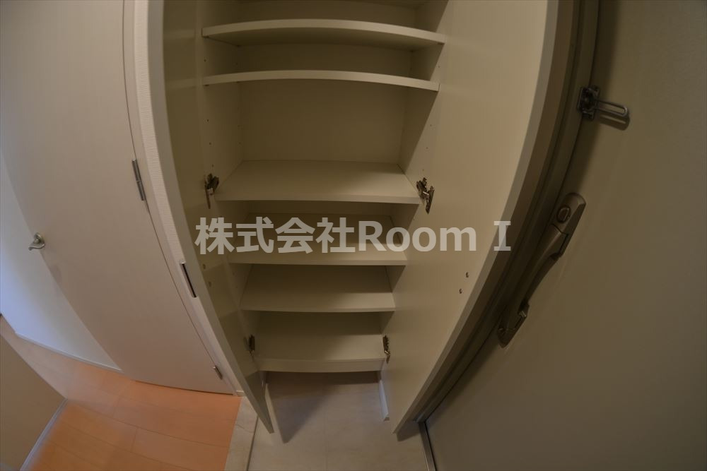 収納　シューズインクローゼット
