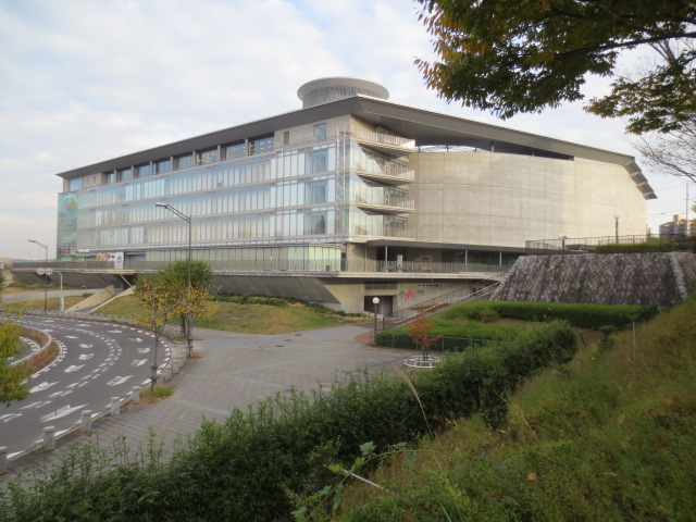 図書館　和泉市立シティプラザ図書館（図書館）まで1894m