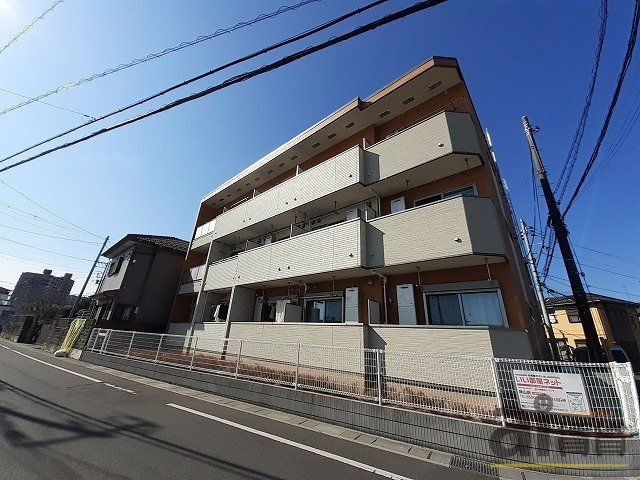 入間市大字下藤沢のアパートの建物外観