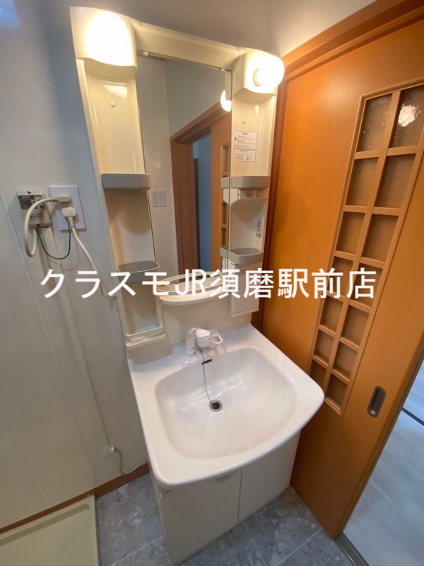 洗面設備　洗面台もきれいですね