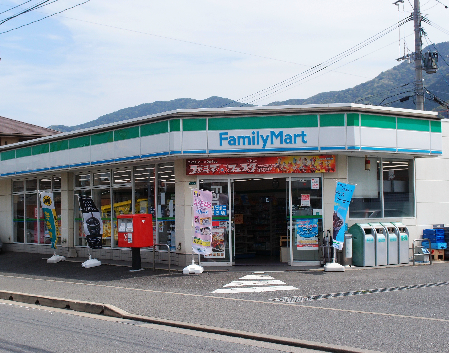 【グラン・ジュネス重住のコンビニ】