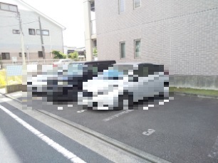 【サンライズハイム並木の駐車場】