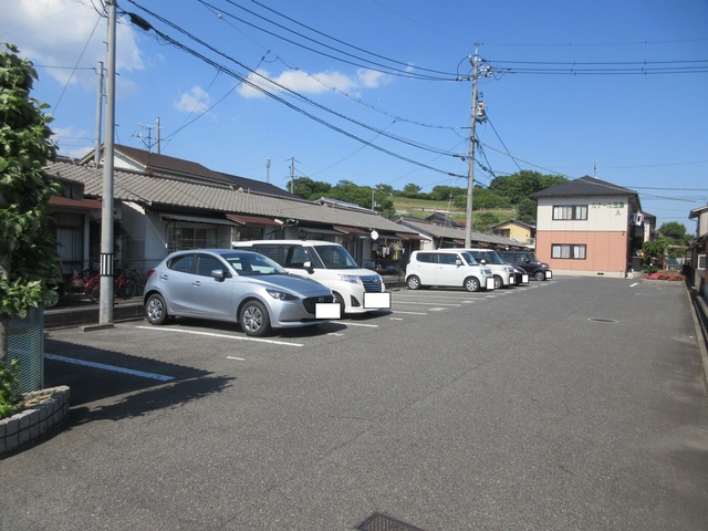 【倉敷市玉島のアパートの駐車場】