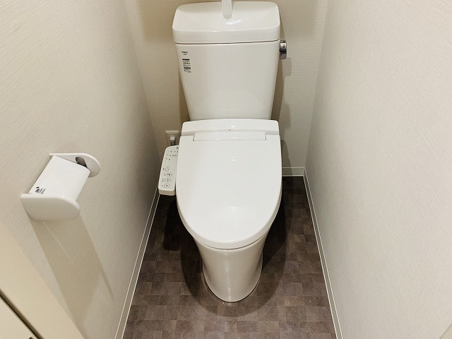 トイレ　同タイプのお部屋の写真となります。