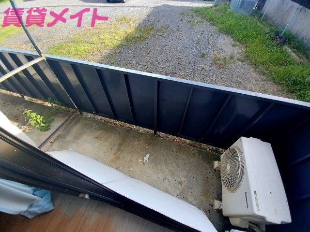 バルコニー　同物件別室写真