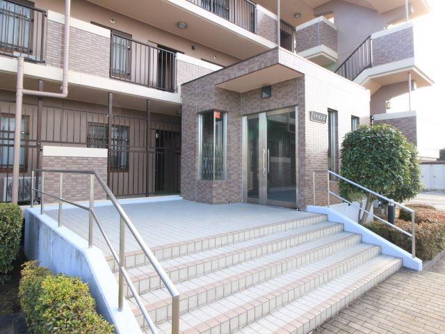 エントランス　安心のオートロック付！