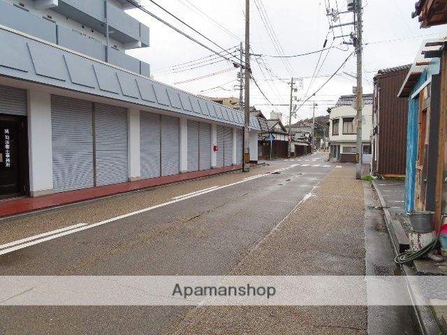 その他　前面道路（その他）まで0m