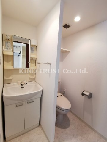 洗面設備　使いやすい洗面所です