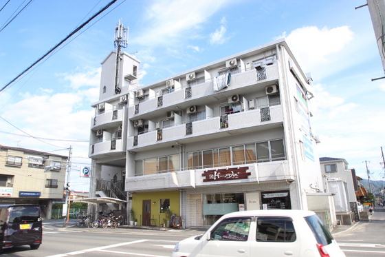 【中道ビルの建物外観】