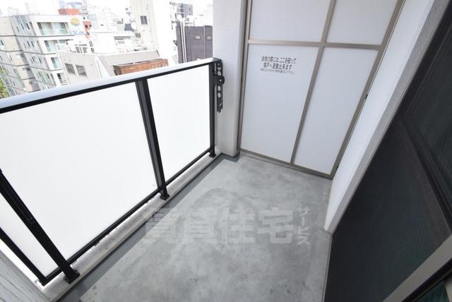 【大阪市西区南堀江のマンションのバルコニー】