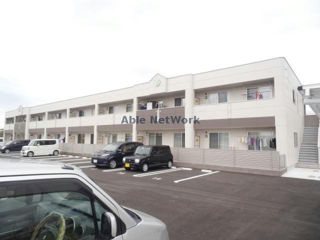 諫早市長田町のアパートの建物外観