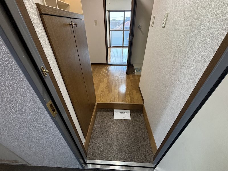 玄関　別号室の参考写真となります