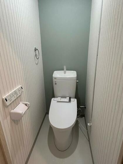 トイレ　ウォシュレット付きのトイレ