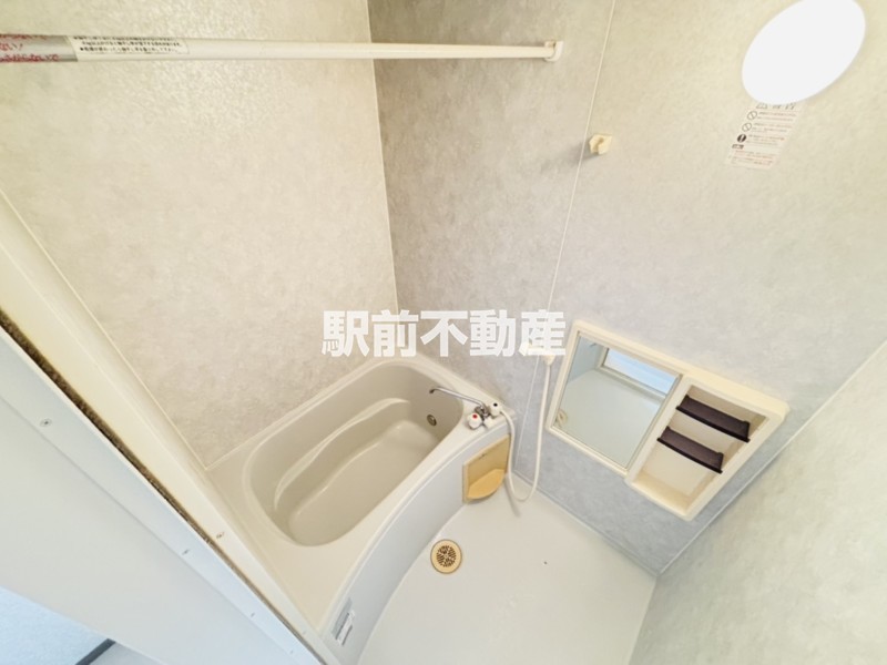 バス・シャワールーム　追い焚き付き風呂