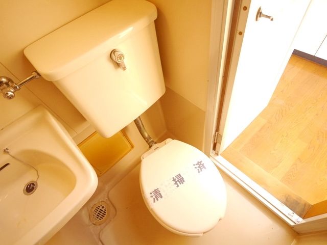 トイレ　★お部屋探しは株式会社タウンハウジング東京まで★