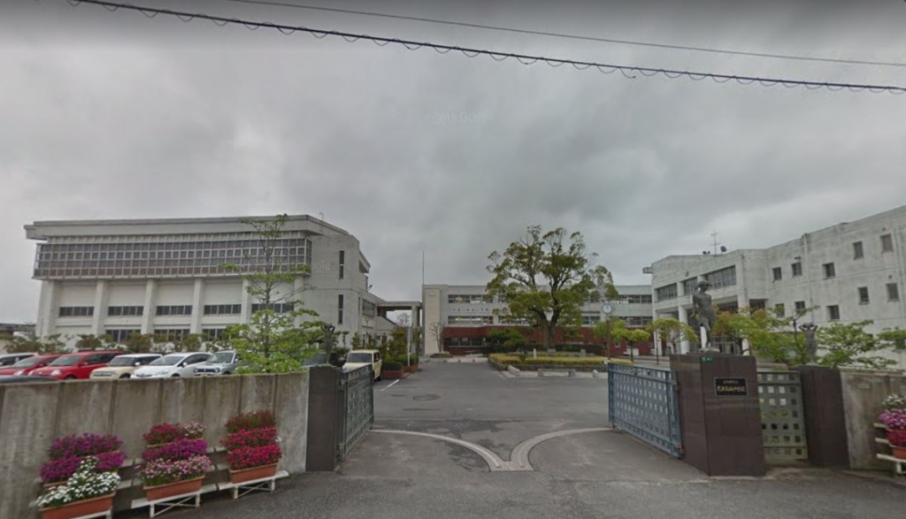 中学校　太宰府市立太宰府西中学校（中学校）まで601m