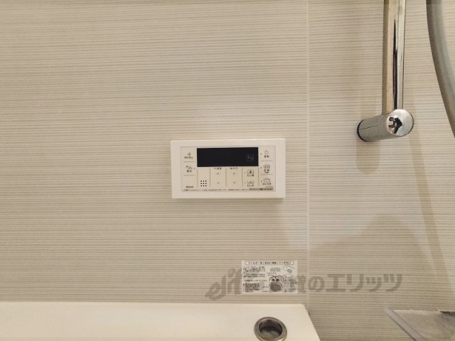 その他設備　給湯器リモコン