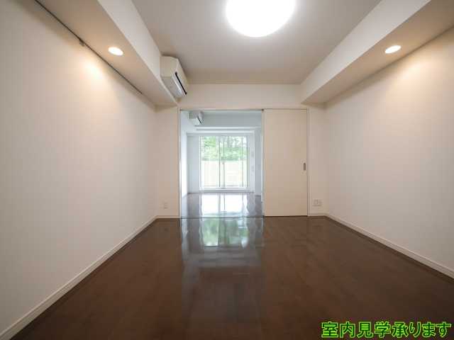 居室・リビング　別の部屋になります