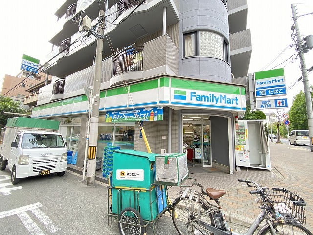コンビニ　ファミリーマート上町一丁目店（コンビニ）まで334m