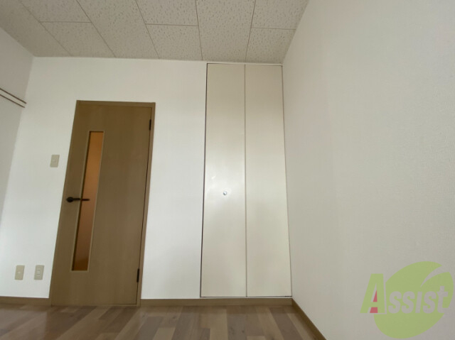 収納　リビングの収納はこちらのクローゼットをお使いください。