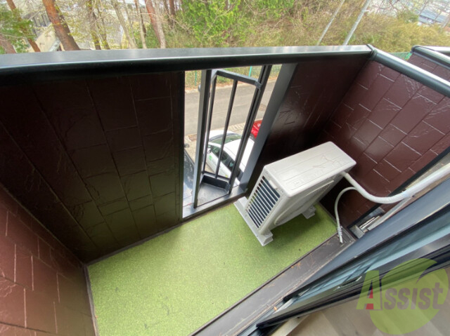 バルコニー　バルコニーは洗濯物を干すスペースが確保されています。