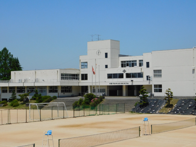 中学校　四国中央市立三島西中学校（中学校）まで1726m