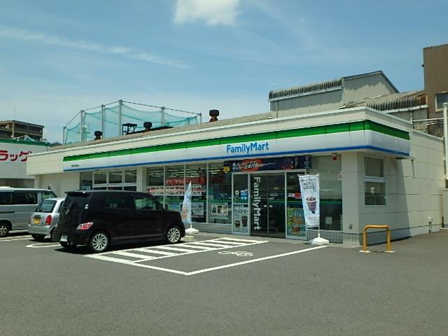 コンビニ　ファミリーマート池田（コンビニ）まで400m