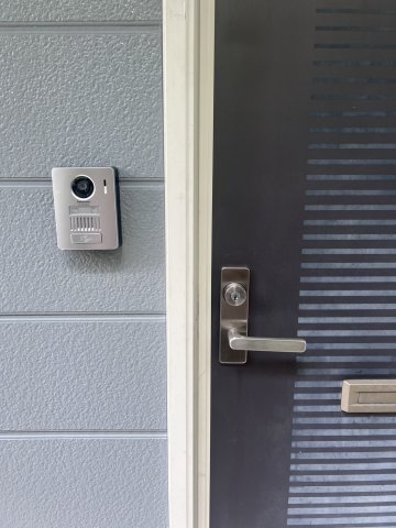 玄関　カメラ付きインターフォン