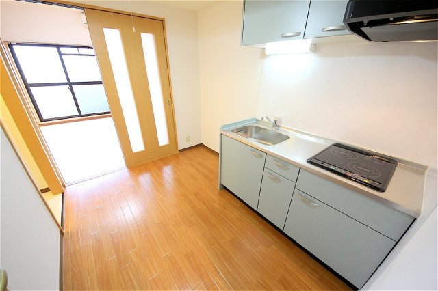 キッチン　ダイニングキッチン