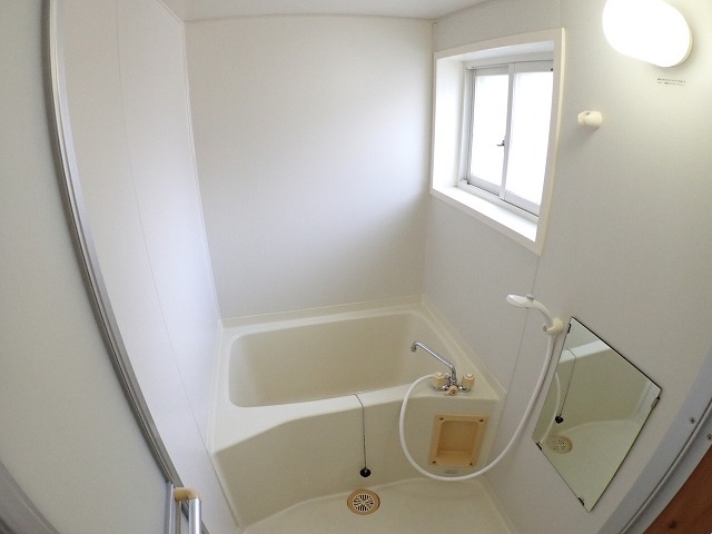 バス・シャワールーム　清潔感のあるバスルーム