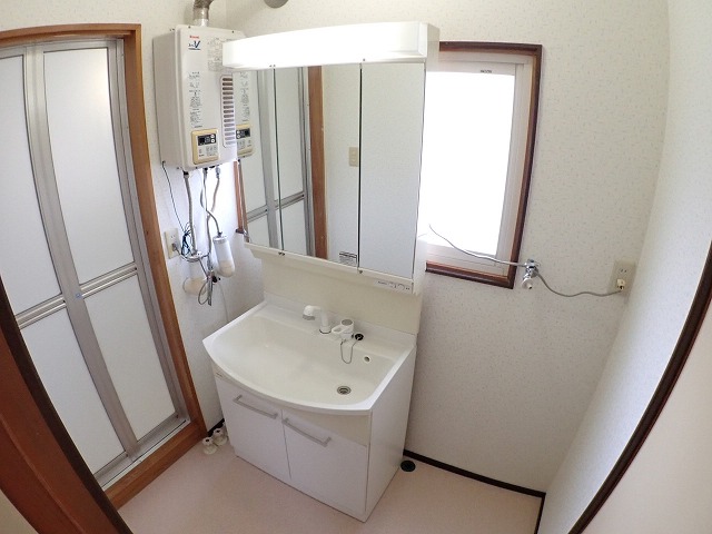 洗面設備　洗髪洗面化粧台です