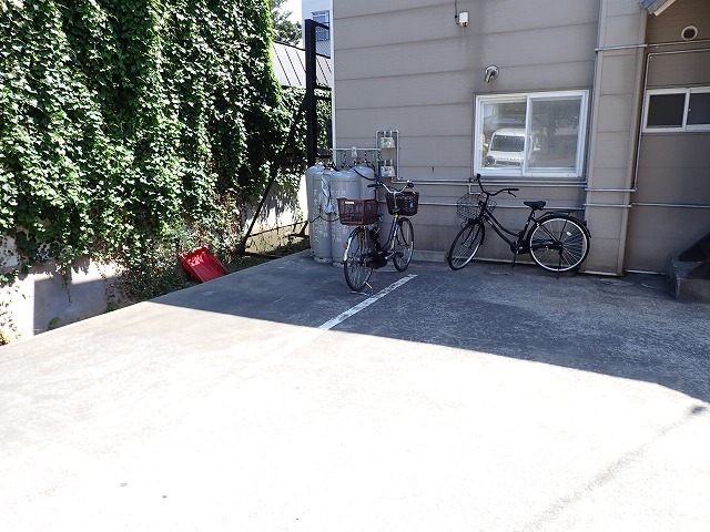 駐車場　駐車場（現在空き無し）