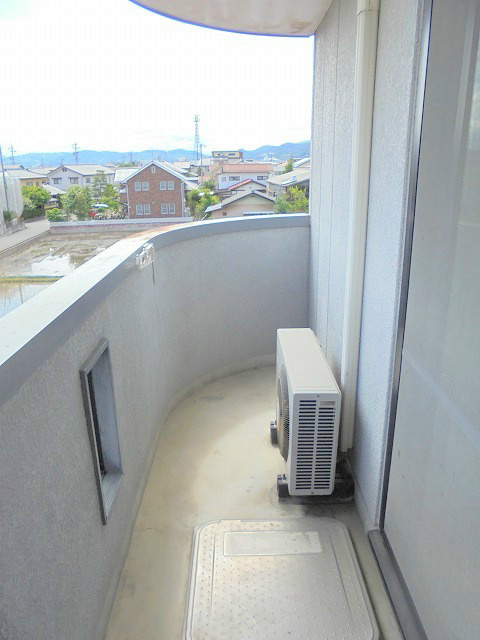 バルコニー　画像は303号室です（参考）