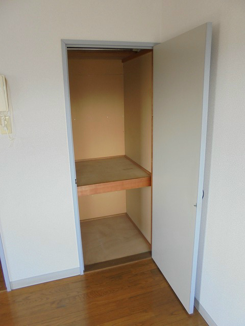 収納　画像は303号室です（参考）