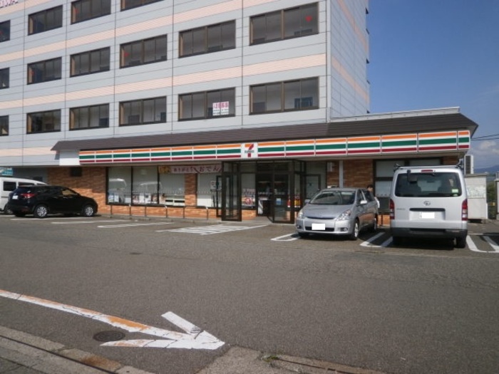 コンビニ　セブンイレブン　藤橋店（コンビニ）まで448m